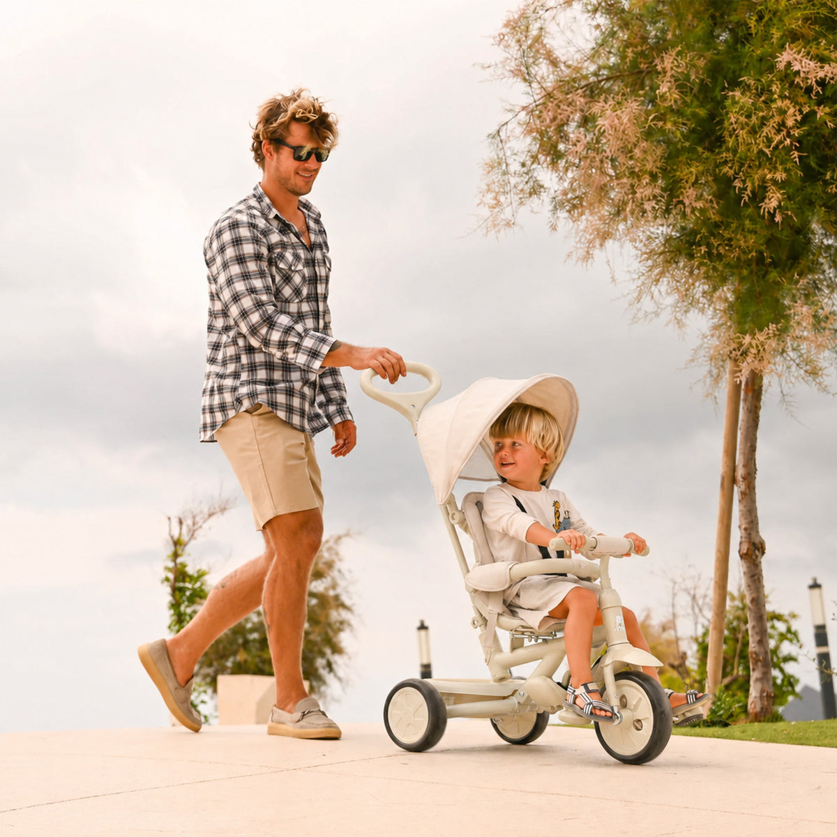 Adventurer Tricycle with Push Bar, Sand