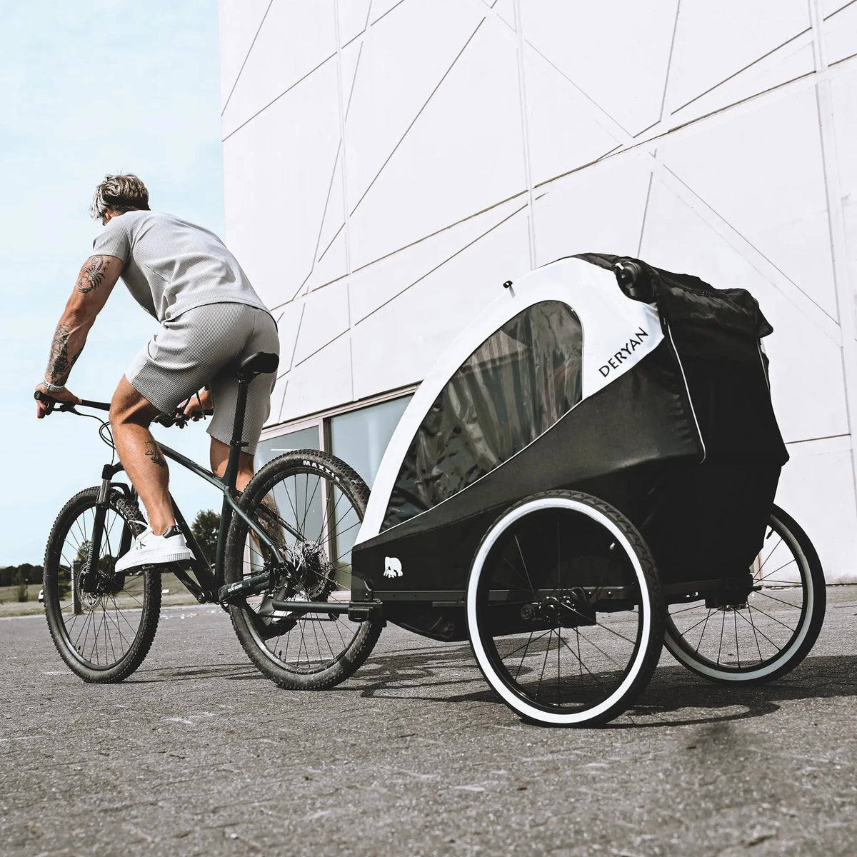 Luxury 3-in-1 Bike Trailer, Stroller, and Jogger - Black/Cream