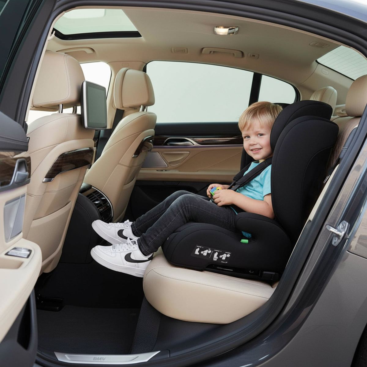 Charlie Basic i-Size Car Seat 100–150 cm - Group 2/3