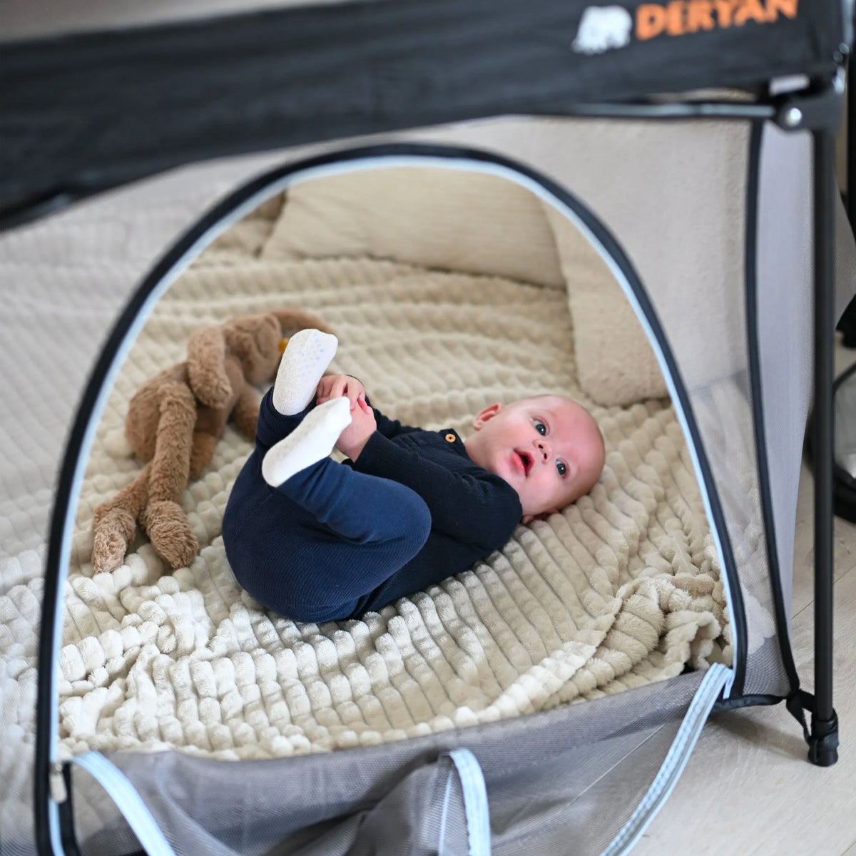 Playpen - Play Yard - Crawl Space for Baby - Black